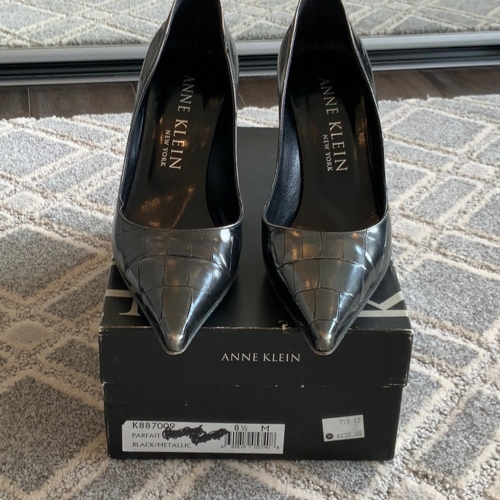 Anne Klein Pumps